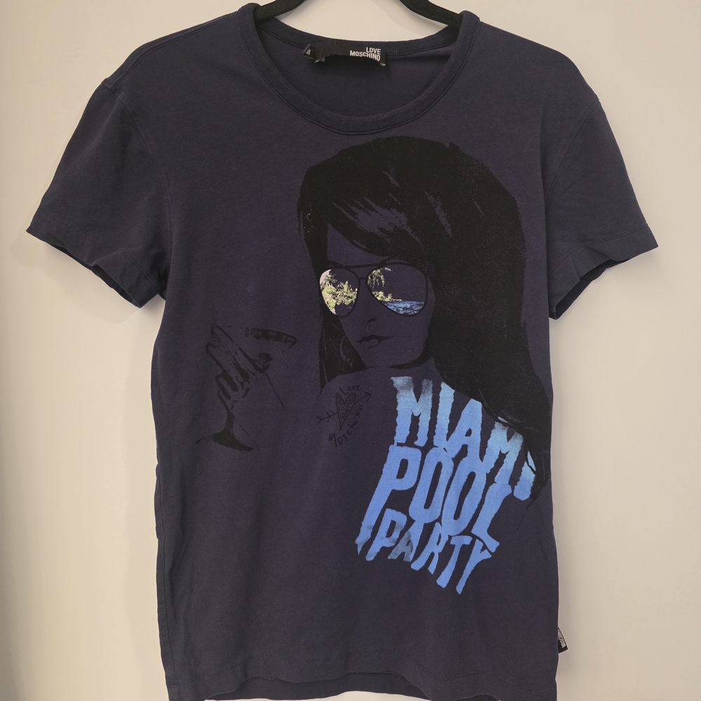 Love Moschino Graphic T-Shirt Navy “Miami Pool Party” Tee Size Medium - Picture 4 of 12